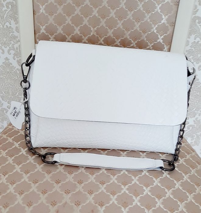 Сумки  разные  кожаные