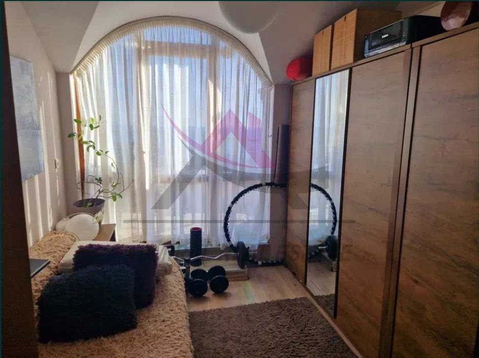 Дава се под наем Тристаен апартамент в Варна, м-т Траката - 110 кв.м за 900 € - Снимка #2