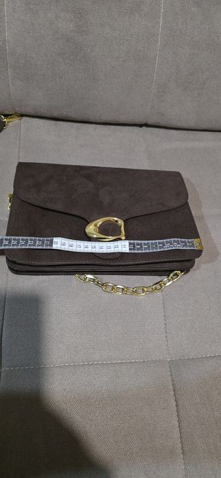 Geanta medie un accesoriu deosebit la tinuta