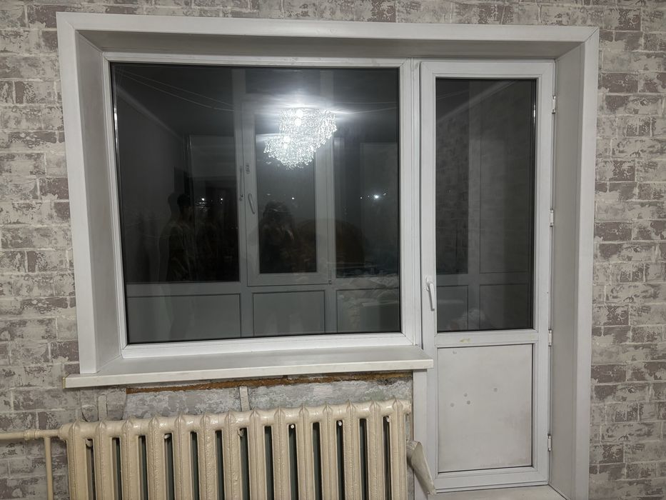 Платиковое окно, выход на балкон