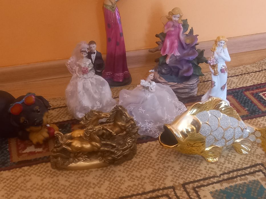 Скультуры фарфоровые и др.