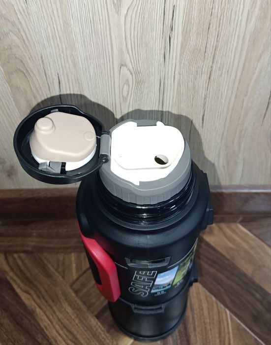 Термос объем 2.5 L