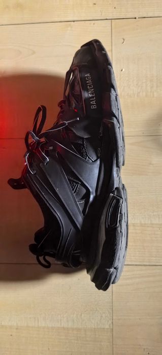 Balenciaga track led