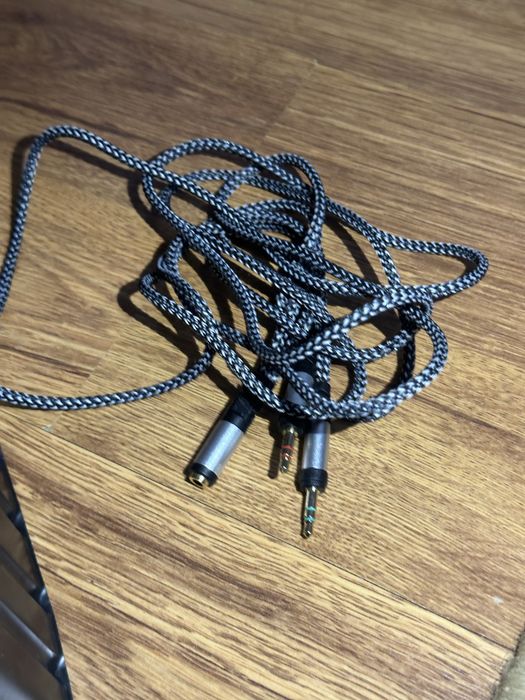 Продаю наушники Bloody M615