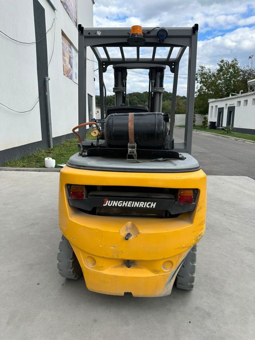 Stivuitor Jungheinrich GAZ GPL TFG 425 2019 catarg triplex 2.5 tone