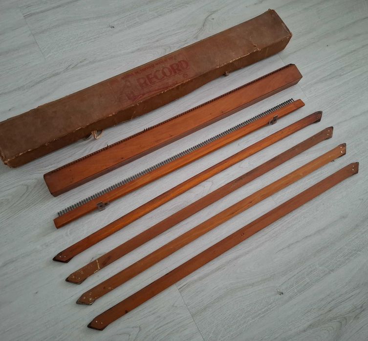 Masina veche de tricotat manual marca RECORD - romaneasca - comunism