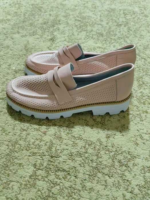 Женская обувь 37