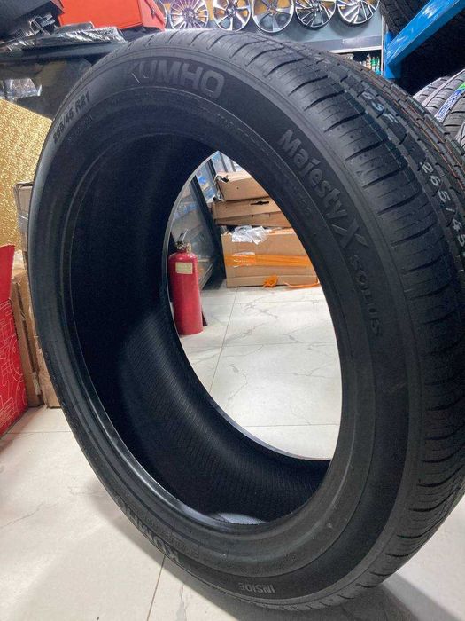 Kumho Majesty X 265/45/21