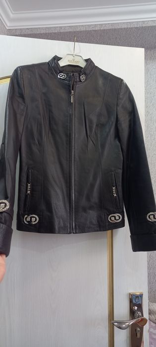 Кожаный костюм. Идеально. Янгидек