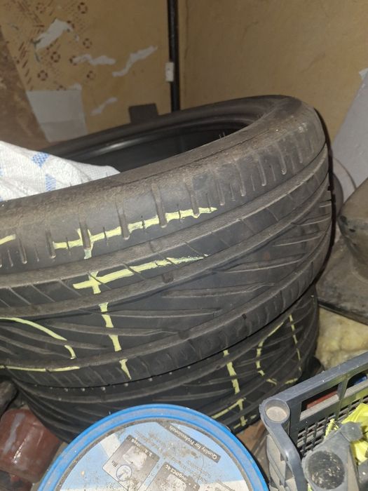 Vind 4 Caucicuri vara Secon Hand