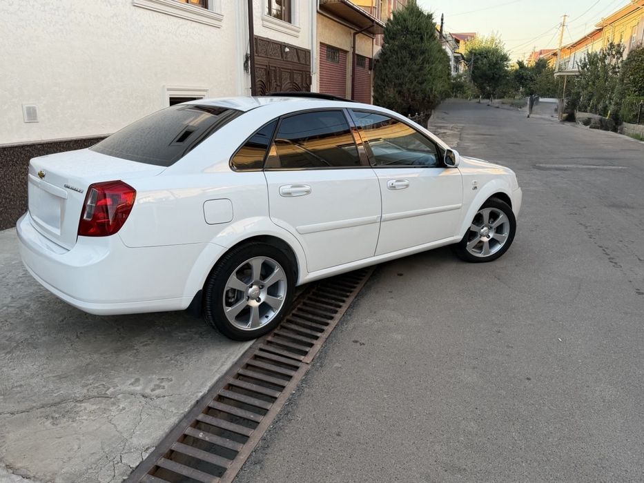 2009 1.8 avtamat 1.6  karobka ideal