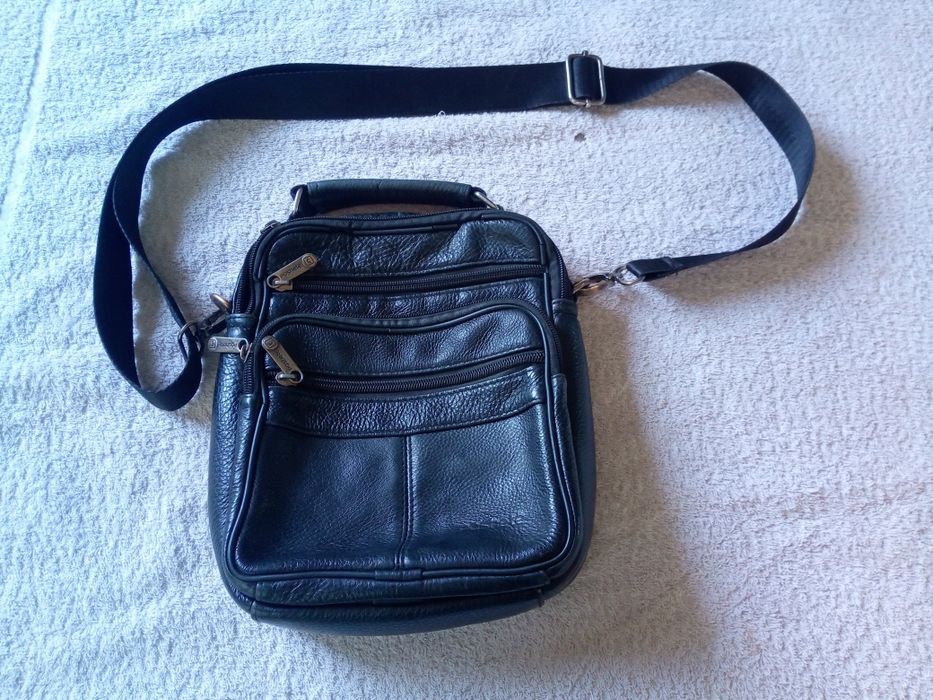 Продам кожаные сумки.