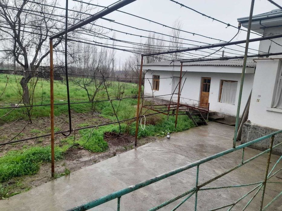 Uy sotiladi yaxshi joydan