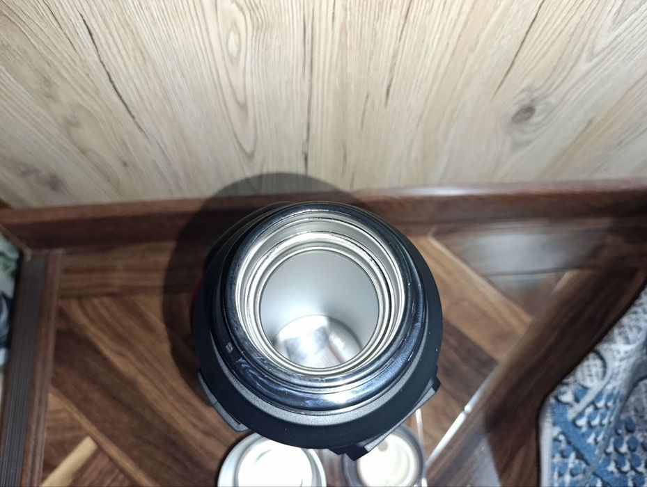 Термос объем 2.5 L