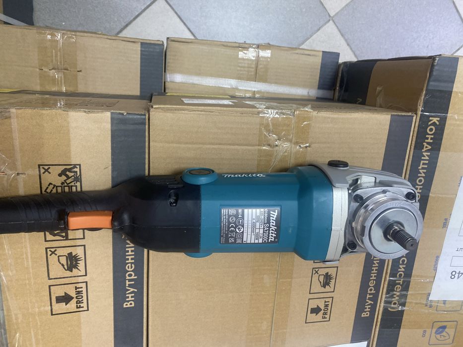 Полировальная машина Makita