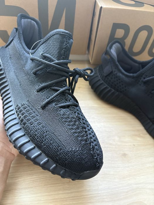 Yeezy 350 V2 Onyx