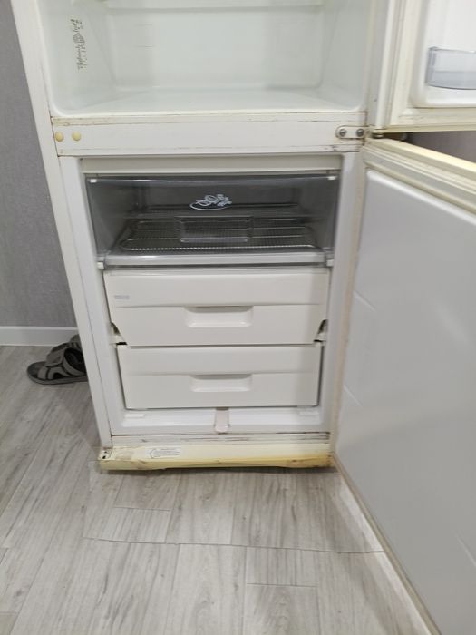 Продаю холодильник б/у SNAIGE