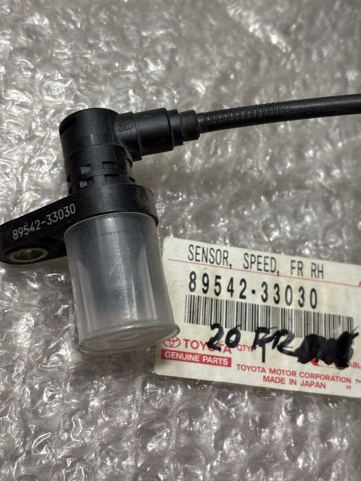 Датчик АБС передний правый камри 20