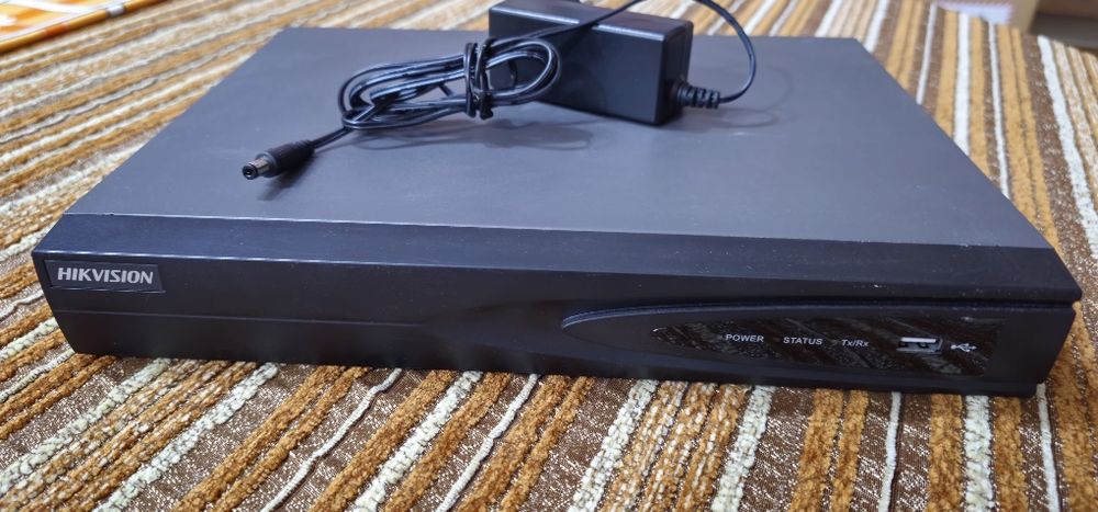 DVR + PoE switch + 4бр. 2MP камери.