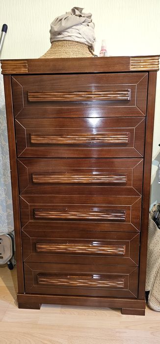 Продам спальный гарнитур