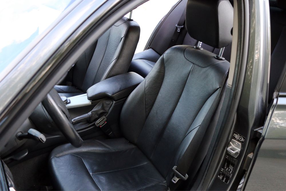 Bmw F30 320D/184cp/automata/unic proprieter/ navi mare