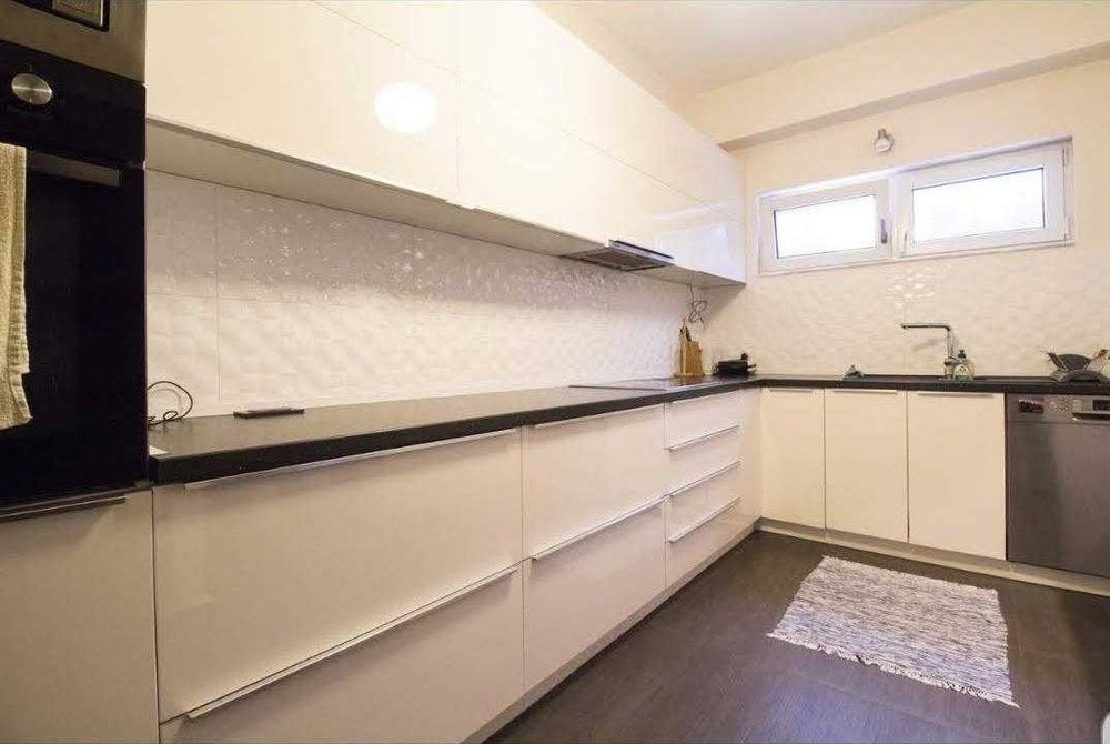 Дава се под наем Двустаен апартамент в Бургас, Славейков - 60 кв.м за 229.5 € - Снимка #2