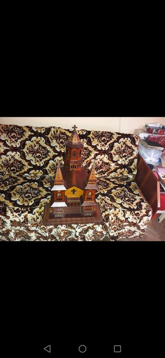 Biserica lucrată manual