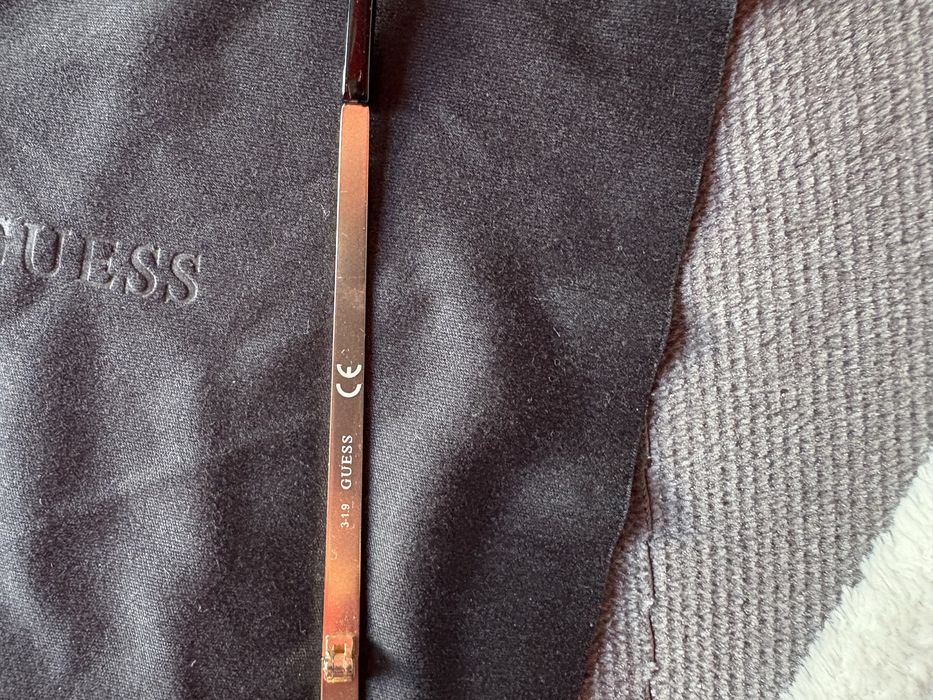 Слънчеви очила GUESS
