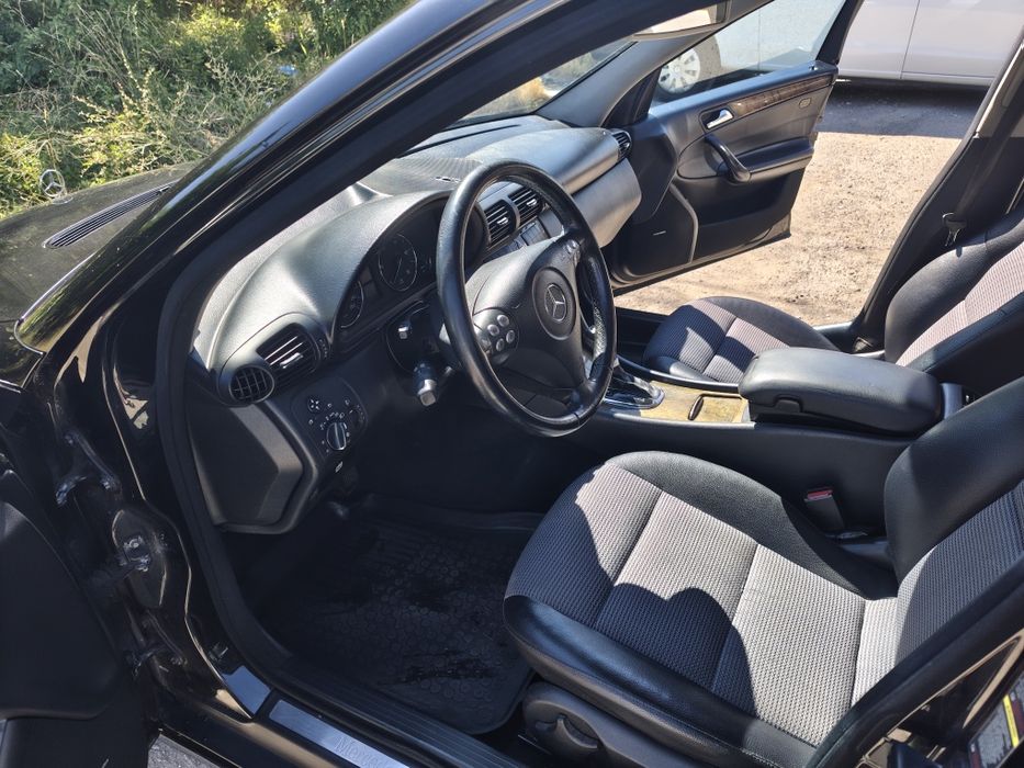 Продавам Мерцедес w203