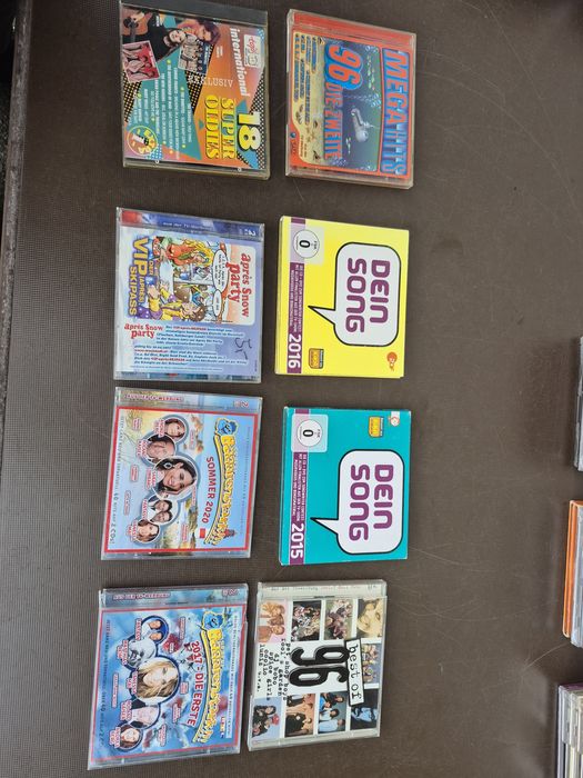 Vând Lot CD originale cu muzica usoara mixta straina artisti internationalii  anii 1960-70-80-90