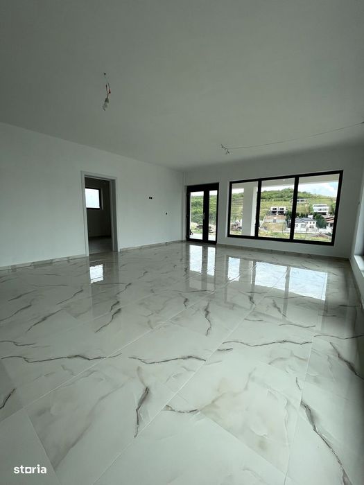 Casă modernă plan P – 750 mp teren – Săldăbagiu de Munte