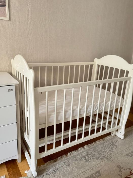 Продам детскую кроватку