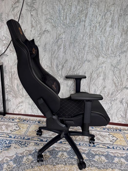 игровое и офисное кресло