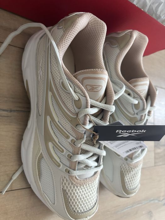 Сникърси Reebok EOSS Premier