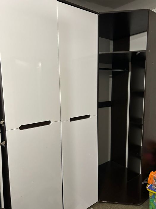 Шкаф угловой /15000