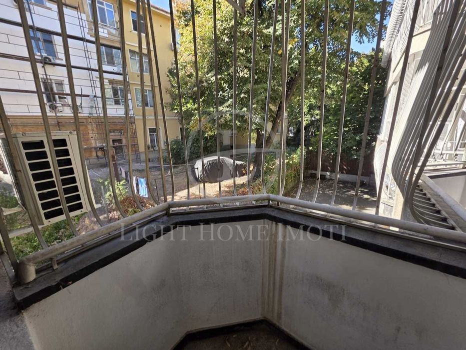 Продава се Тристаен апартамент в Пловдив, Център - 105 кв.м за 2286 €/кв.м - Снимка #18