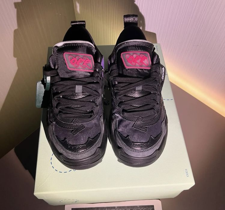 Adidasi off white odsy 1000