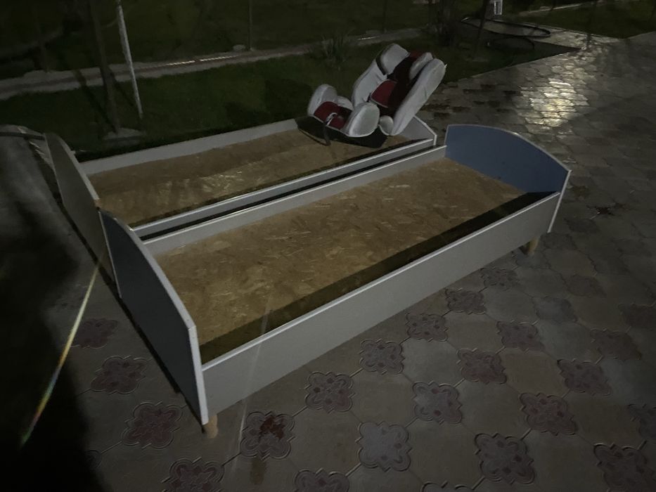 Продам кровать 2штук