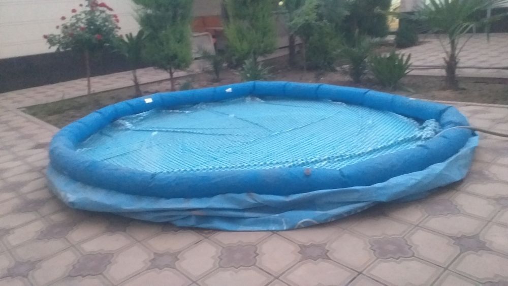 Бассейн сотилади