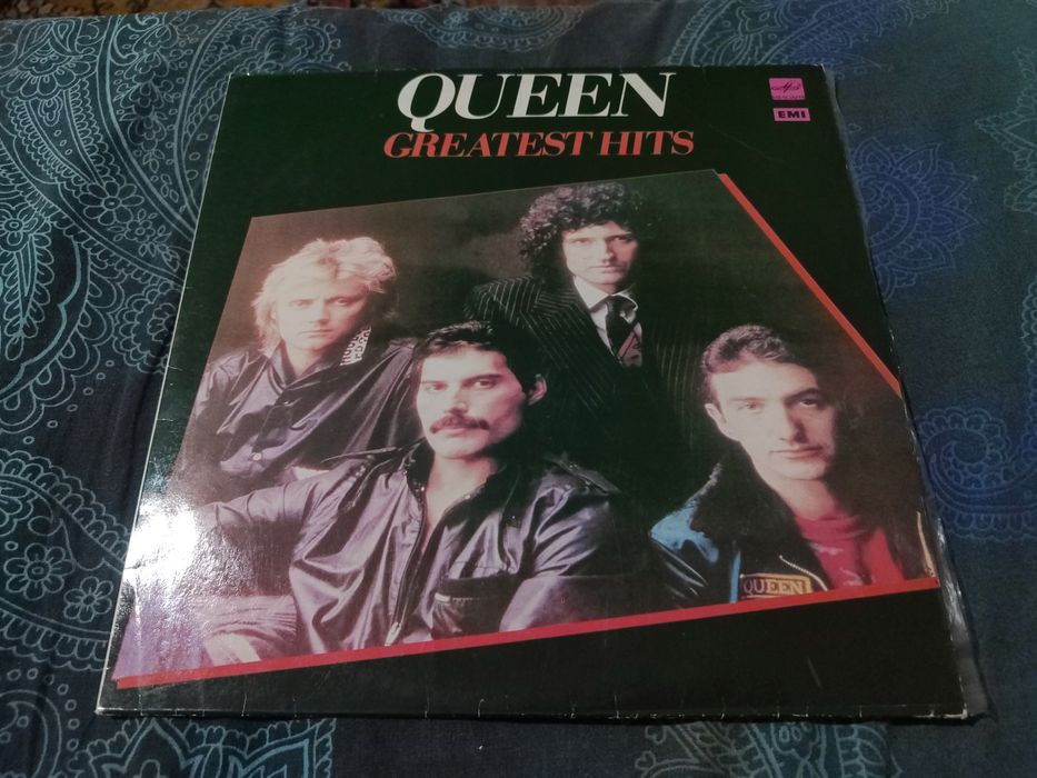 Коллекция пластинок, самые разные исполнители