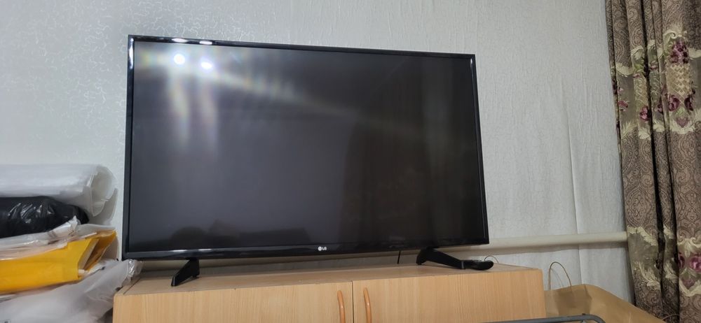 Продам Смарт Телевизор LG