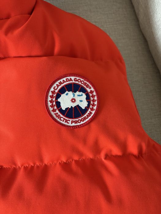 Оригинален елек CANADA GOOSE