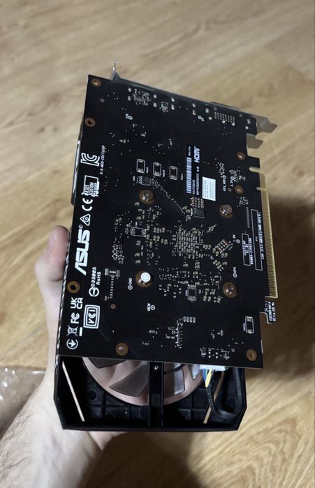 RTX 3050 6GB (2 ventilatoare) – stare impecabilă