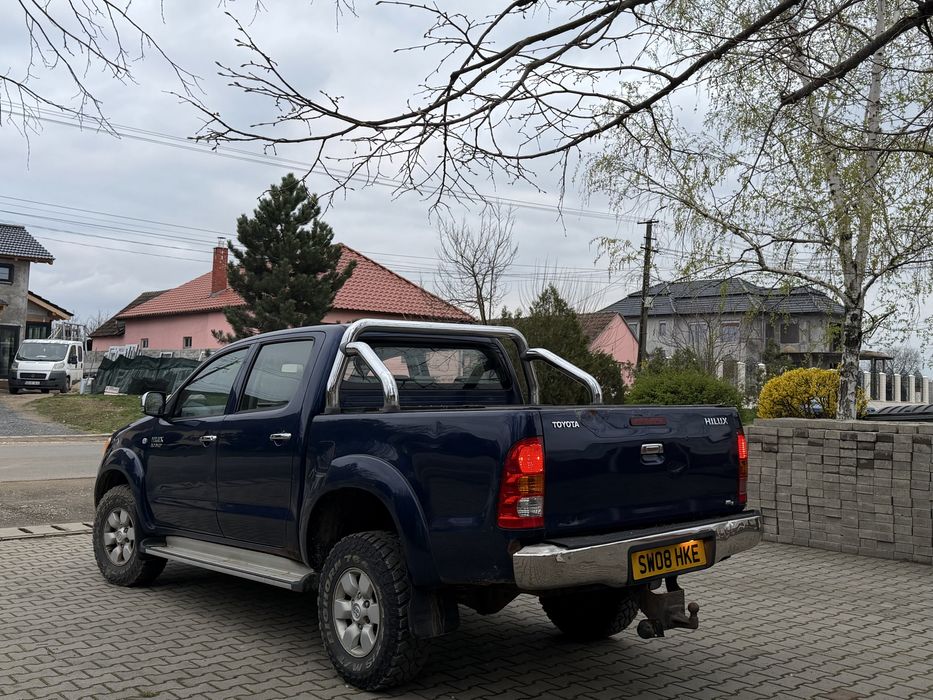 Toyota hilux 3.0 diesel 2008 volan pe partea dreapta