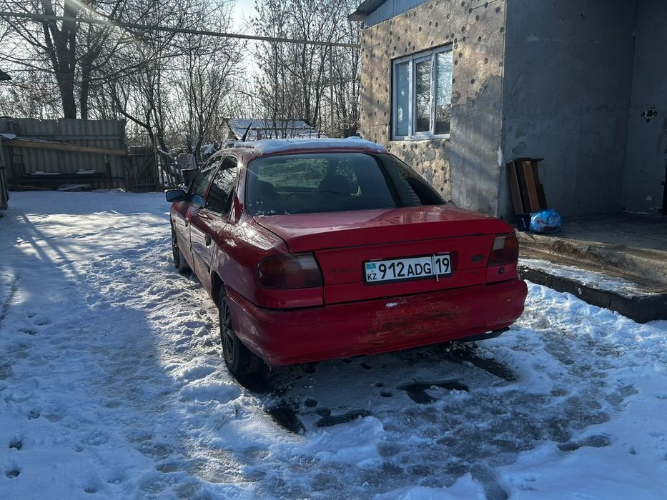 Машина форд подам