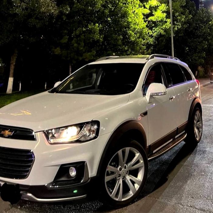 Каптива 4 цвет белый Не битая с Наваротом