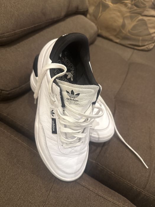 Маратонки адидас  40 номер