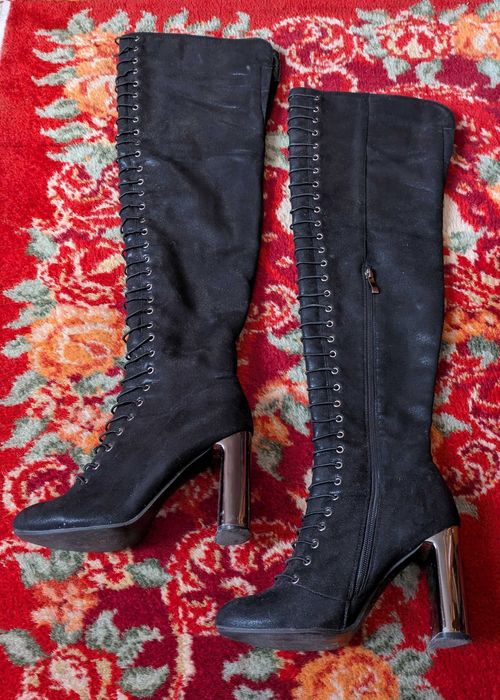 Cizme peste Genunchi – Lucioase, cu Toc Gros și Șireturi