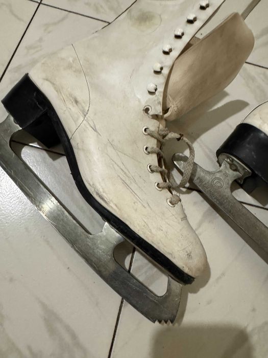 Кънки за лед номер 25