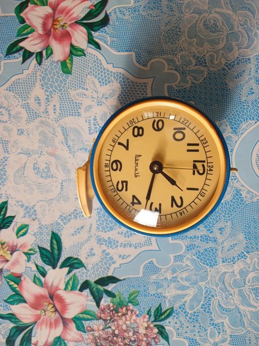 Будильник советский